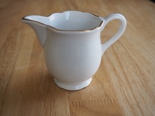 Pot à lait crémier en céramique blanche & or K G Lunéville ancienne