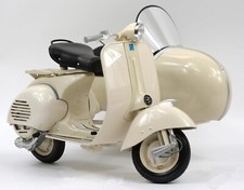 Superbe gros scooter Vespa