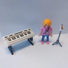Playmobil   lot accessoires piano musique chanteuse micro