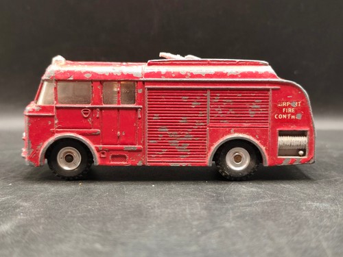 Dinky toys fire engine - dinky,