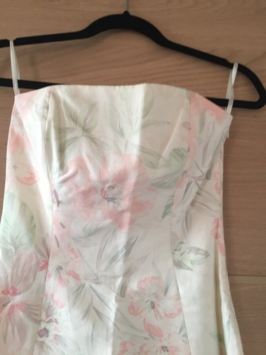 Robe sans bretelles/à