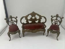 Lot de 2 chaises et un canapé de poupée en Métal doré à restaurer