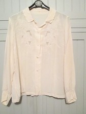 Beau chemisier en soie beige