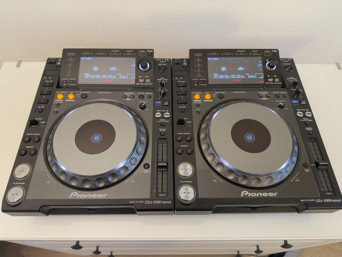 Two pioneer cdj 2000 - (2),