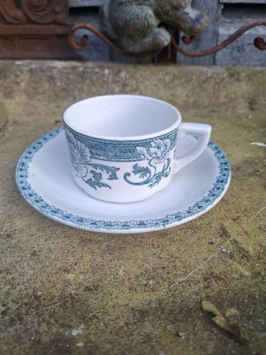 Tasse sous - et,