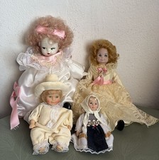 4 Poupées En Porcelaine