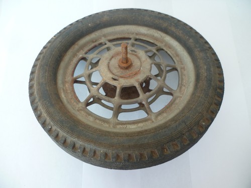 Roue pour voiture pedale ou - voiture,