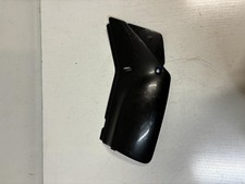 Carénage sous selle droit