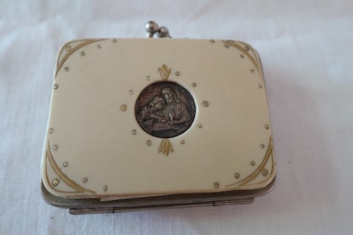 Ancien porte monnaie - , en