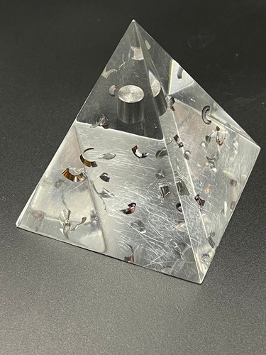 Objet curiosité pyramide - objet,