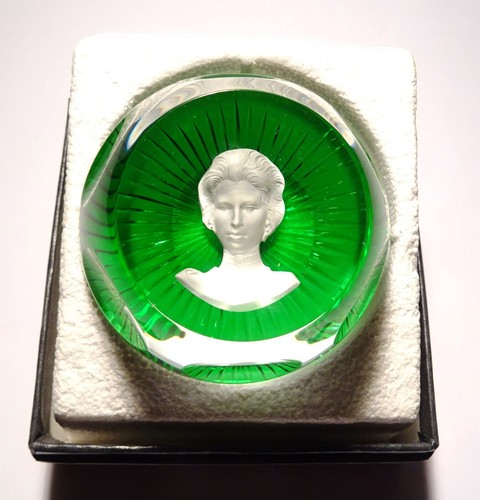 Boule presse papier baccarat - papier,