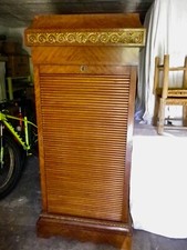 Meuble à rideau de bureau