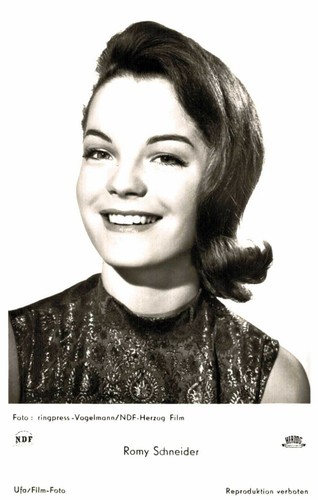 Romy schneider carte postale - *,
