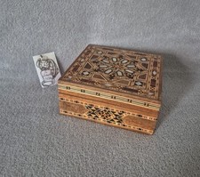 Boite marqueterie Syrienne Mosaïque de bois variés et nacre