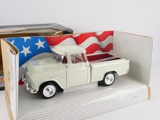 American Muscle 1/18 1955 Chevy Cameo pick up ERTL