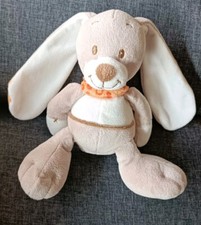 1389?20cm Doudou peluche lapin Assis beige vert bandana orange INFLUX