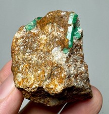 Cristaux d'émeraude avec