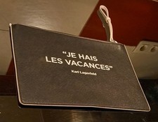 Pochette "Je hais les vacances" Karl Lagerfeld