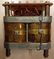 Transformateur  110v -240v ; secondaire: 32V/4A ; 24V/3A ; 8V/4A ; 8V/0.5A