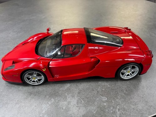 Tamiya enzo ferrari 12 - enzo, 1/12