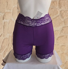 Short violet en dentelle fleurie marque Love n° J1050 neuf (li)