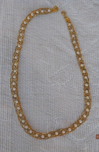 Avon jewelry gold tone - -,