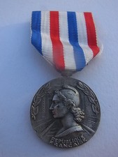 MEDAILLE SNCF 1968 en l'état