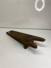 Ancien tire botte en bois pour enlever les bottes ancien dans son jus d’époque