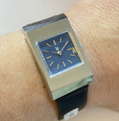 Neuve montre sans - neuve,