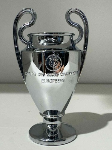 Réplique trophée ligue des