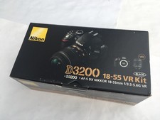 Nikon D3200 + objectif 18-55 VR