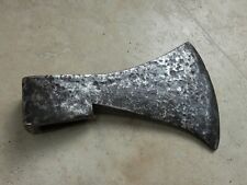 Fer de hache cognée à blanchir, outil ancien de charpentier