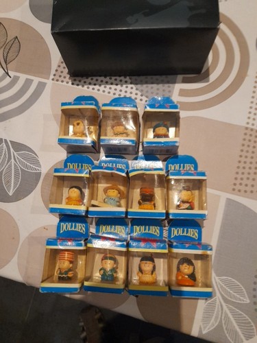 Lot mini poupées - de, 11
