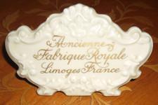 Petite plaque ancienne présentoir de magasin en porcelaine de Limoges