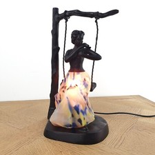 Lampe Dame à la balançoire