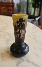 Joli Et Rare Petit Vase En