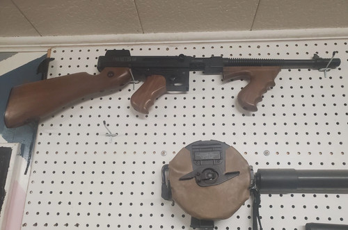 Thompson submachine gun - thompson,