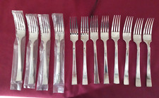 12 Fourchettes  de table en métal argenté Christofle  modèle concorde  TBE