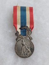 Une médaille Française " Ministère de l' Intérieur attribuée ".