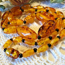 Collier perles en chute lucite