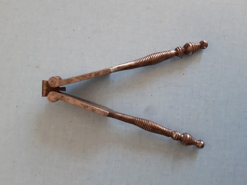 Ancien casse noix acier - en,