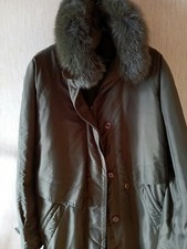 Très Belle Parka Longue T42/44 Avec Col Fourrure