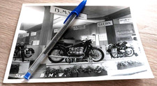 ? Photo Moto presse Originale 1957 BMW R50 R26 Stand Show Foto - Brochure