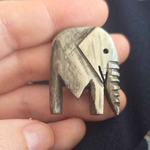 Figurine éléphant - , os
