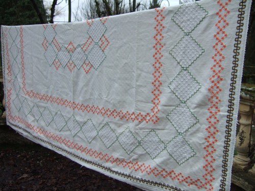 Nappe vintage brodée - vintage,