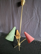 Plafonnier années 50 en métal peint et laiton Italie design **.