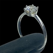 Superbe bague solitaire ornée