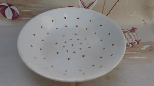 Ancienne assiette faisselle - assiette, À