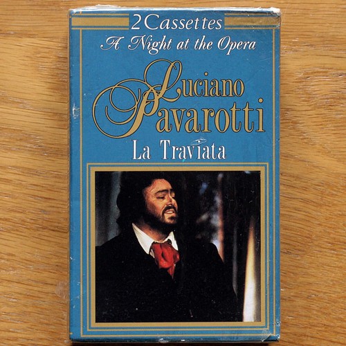 Verdi traviata - •, •