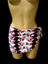 PAREO JUPETTE DE BAIN . PALMIER ROUGE/NOIR. OPAQUE